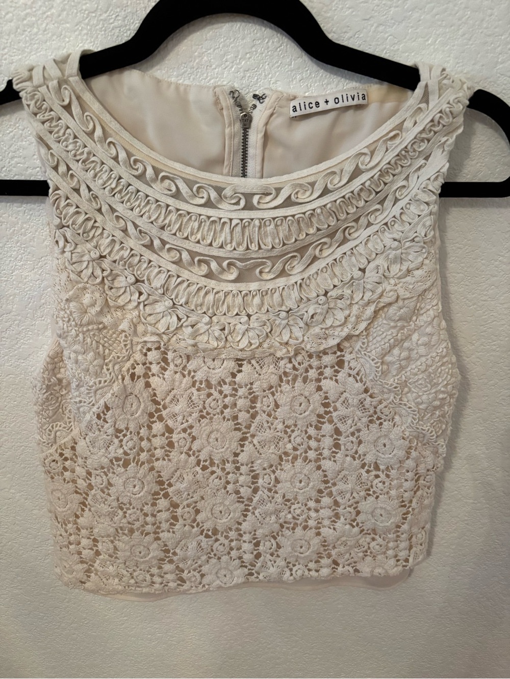 Alice + Olivia Cream Crochet Lace Sleeveless Camisole